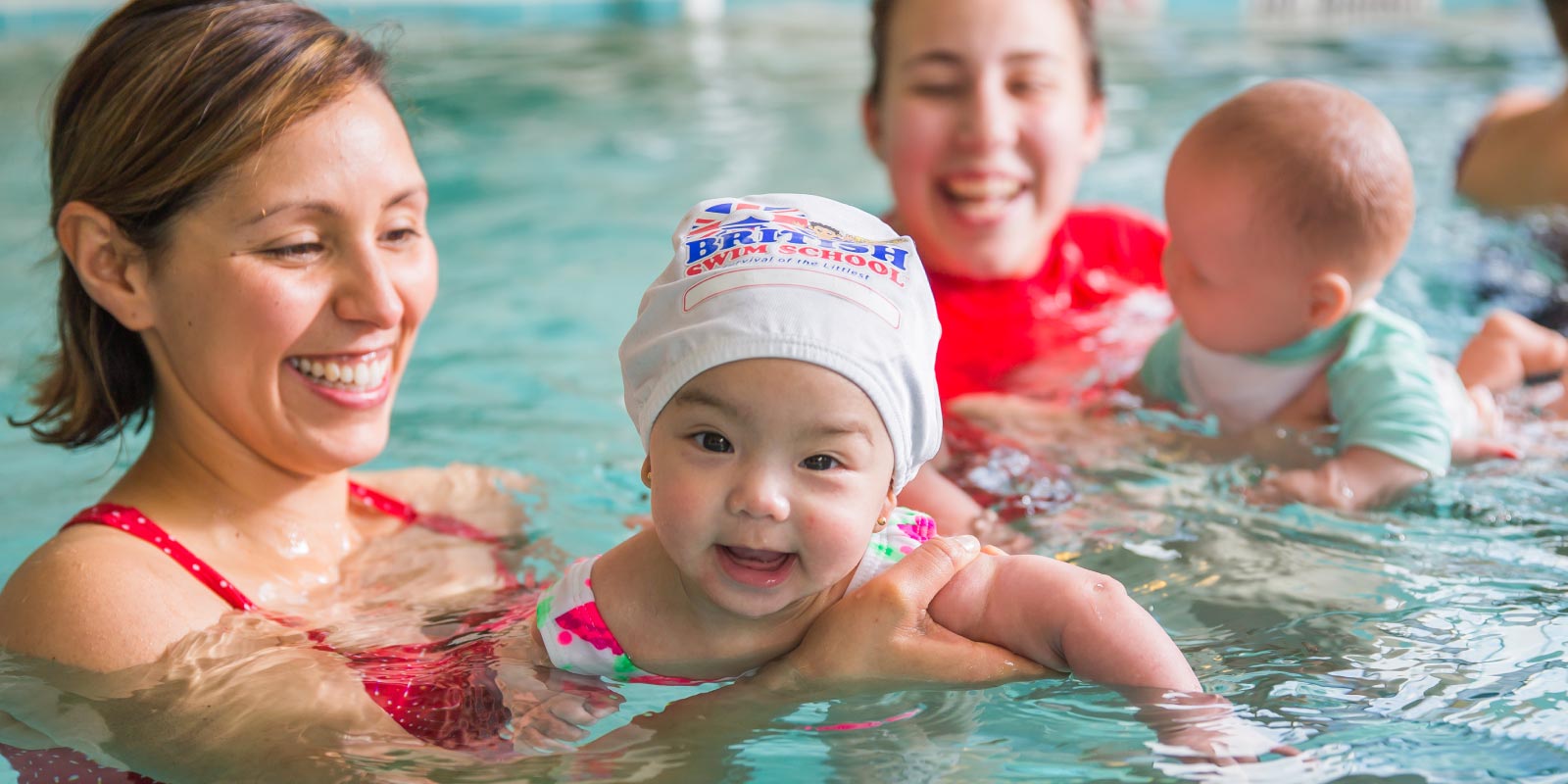 Clases de supervivencia acuática de British Swim School